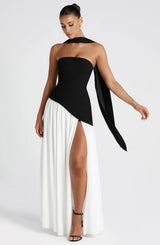 Black / White